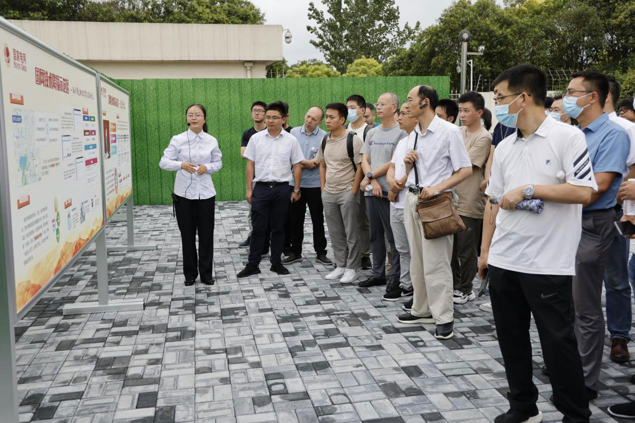 1-210H01Q223251 1-210H01Q223251